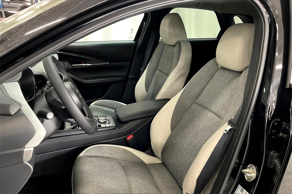 2026 MAZDA CX-30 - Image 8