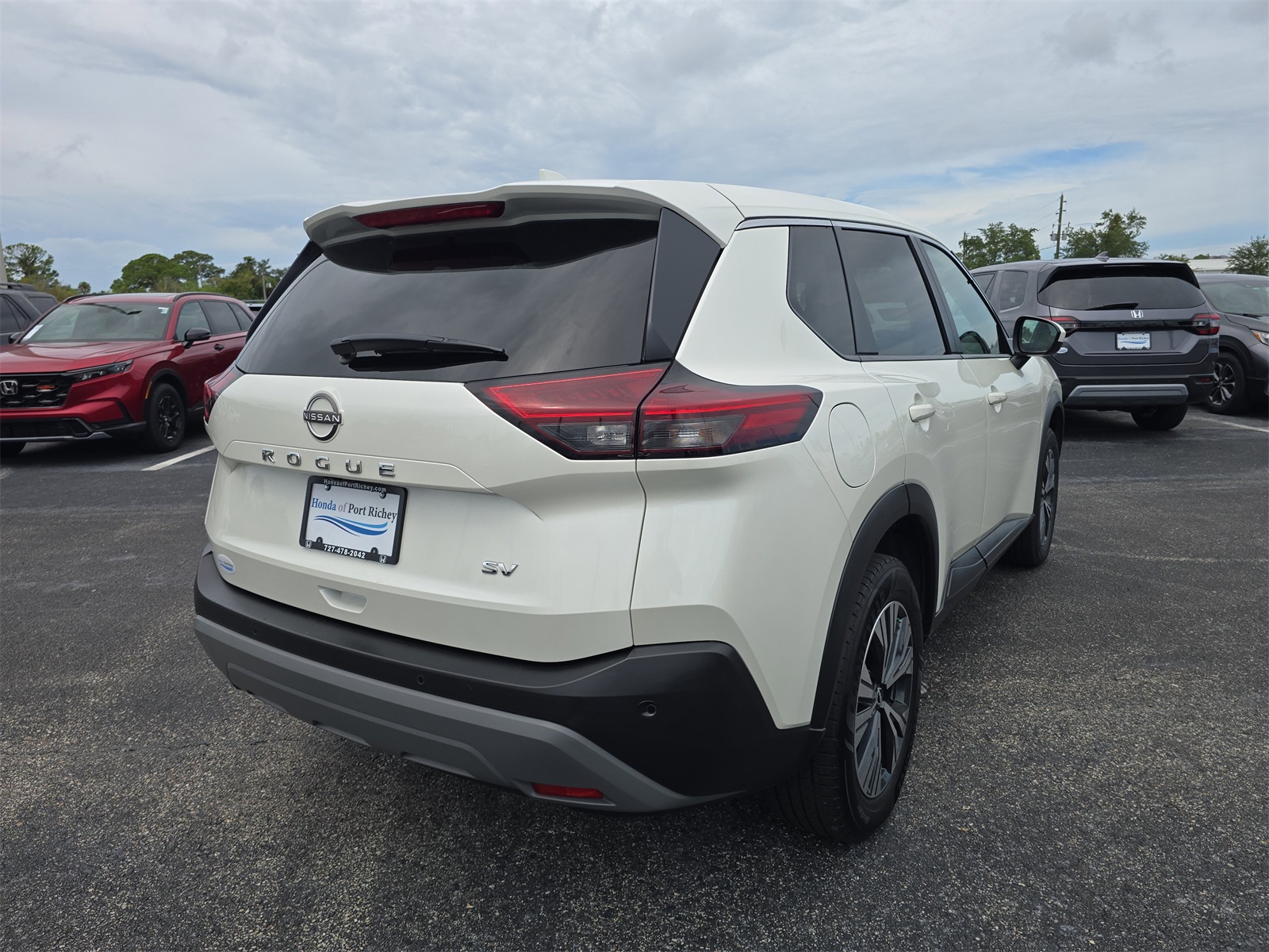 2023 Nissan Rogue SV photo 3