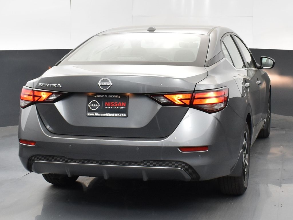 2025 Nissan Sentra SV photo 7
