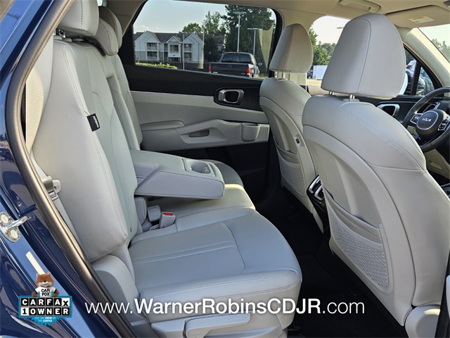 2025 Kia Sorento S photo 13