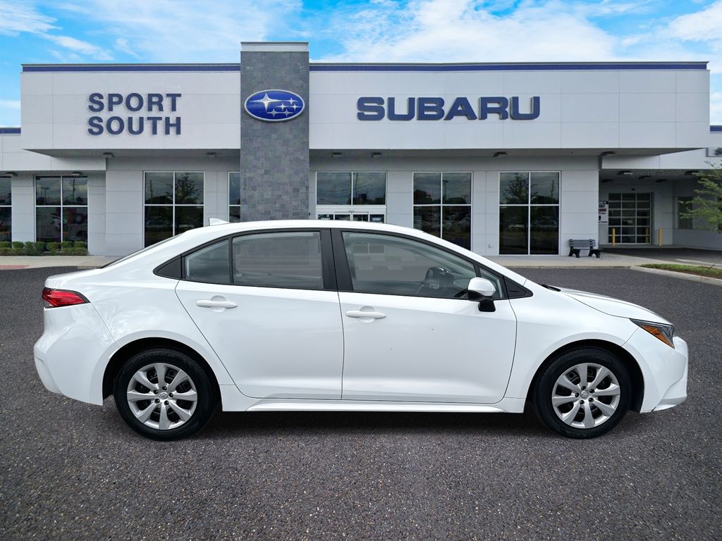 2023 Toyota Corolla LE photo 2