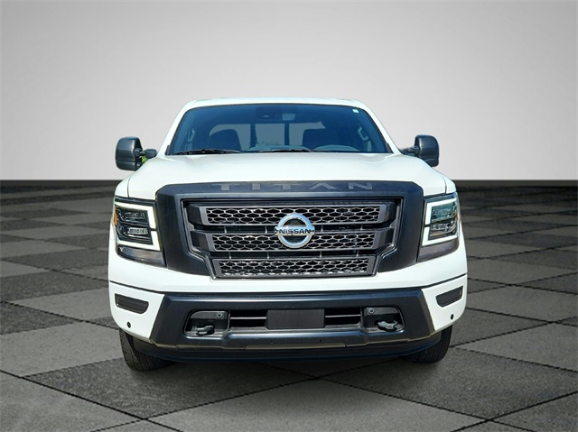 2023 Nissan Titan SV photo 2