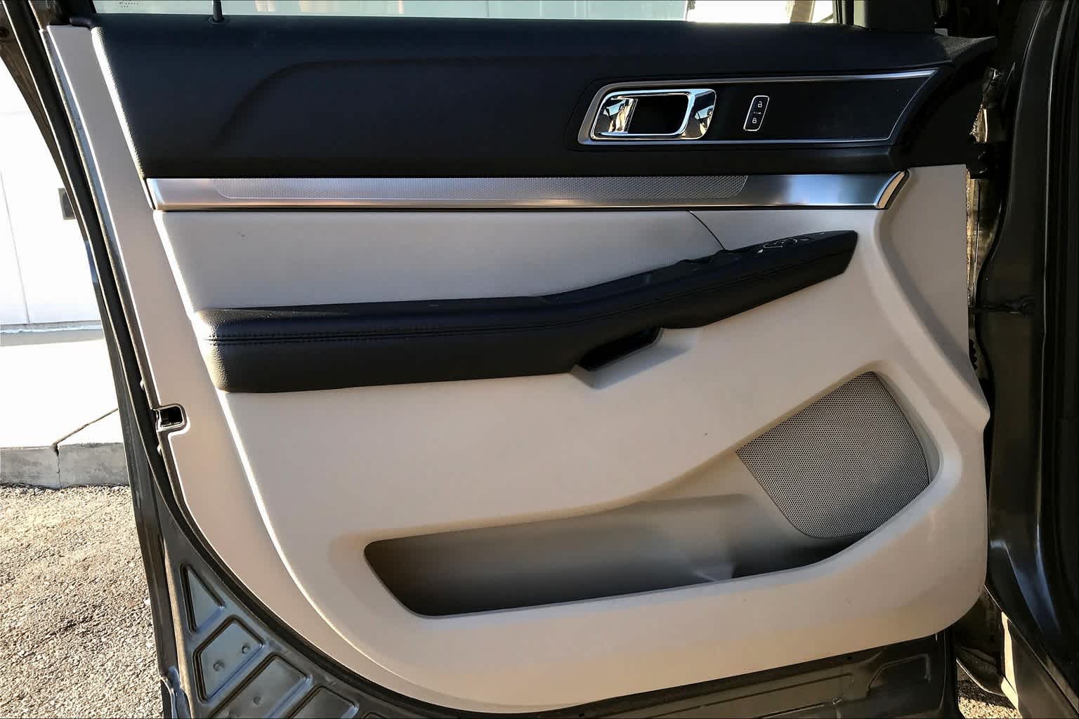 2018 Ford Explorer XLT photo 25