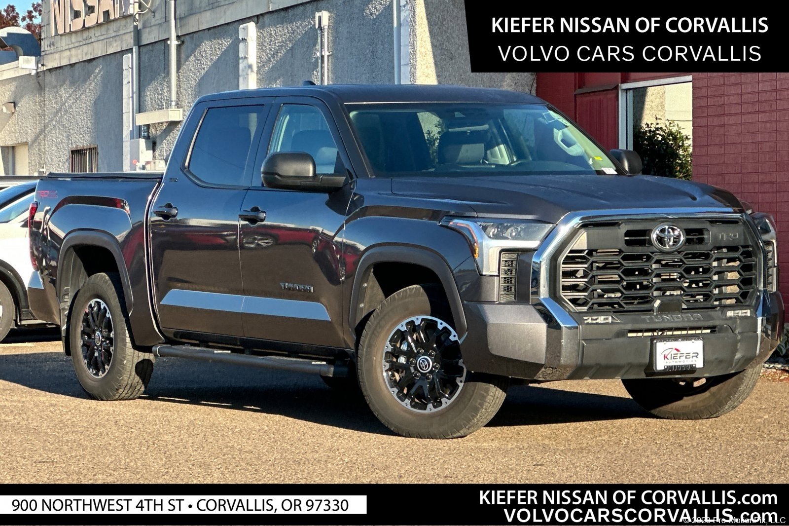 2022 Toyota Tundra SR5's photo