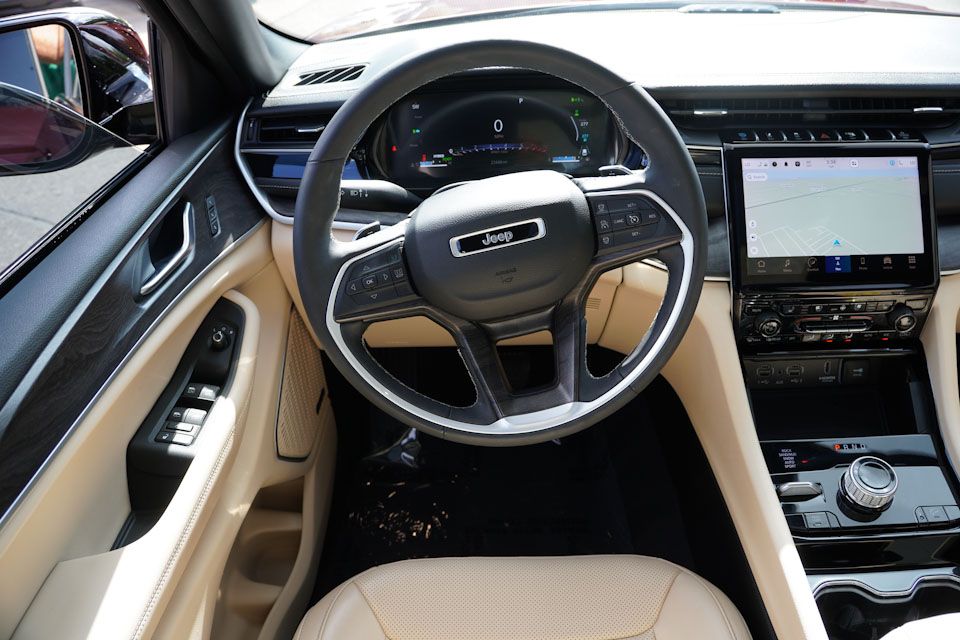 2023 Jeep Cherokee 4xe photo 19
