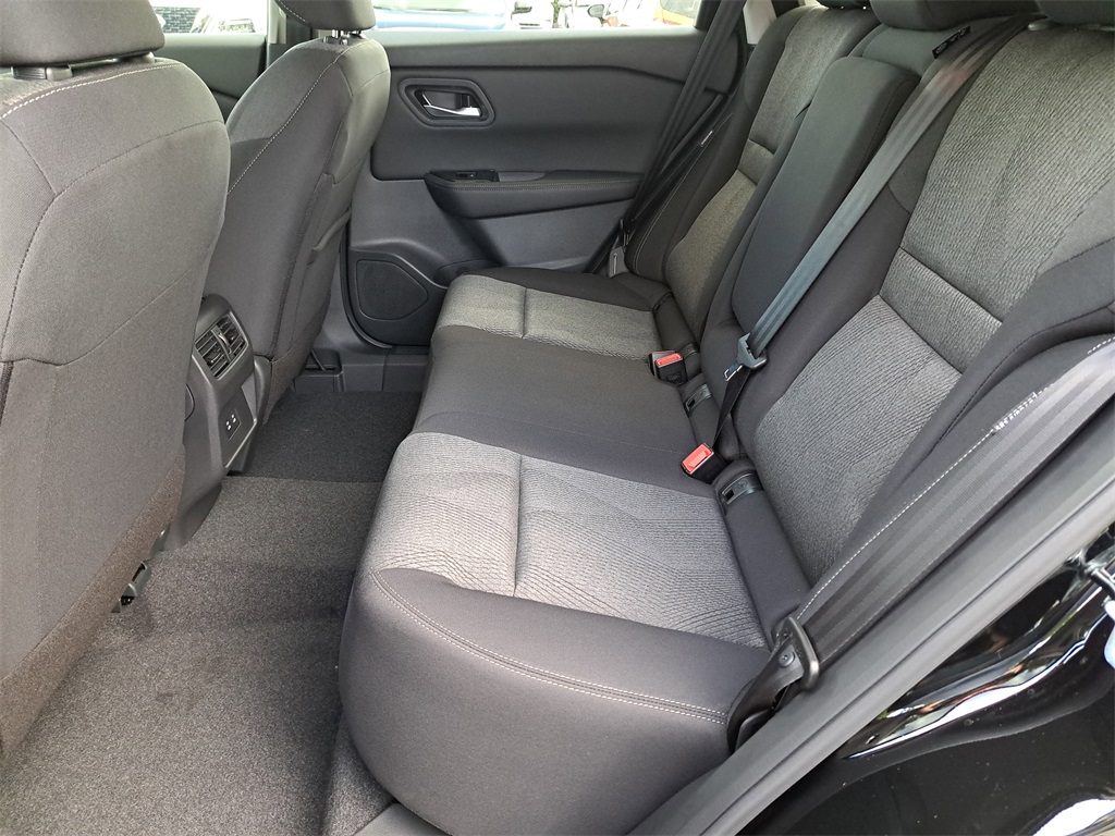 2026 Nissan Rogue SV photo 12