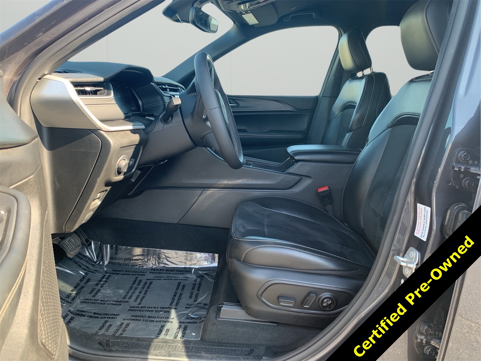 2024 Jeep Grand Cherokee Altitude photo 9