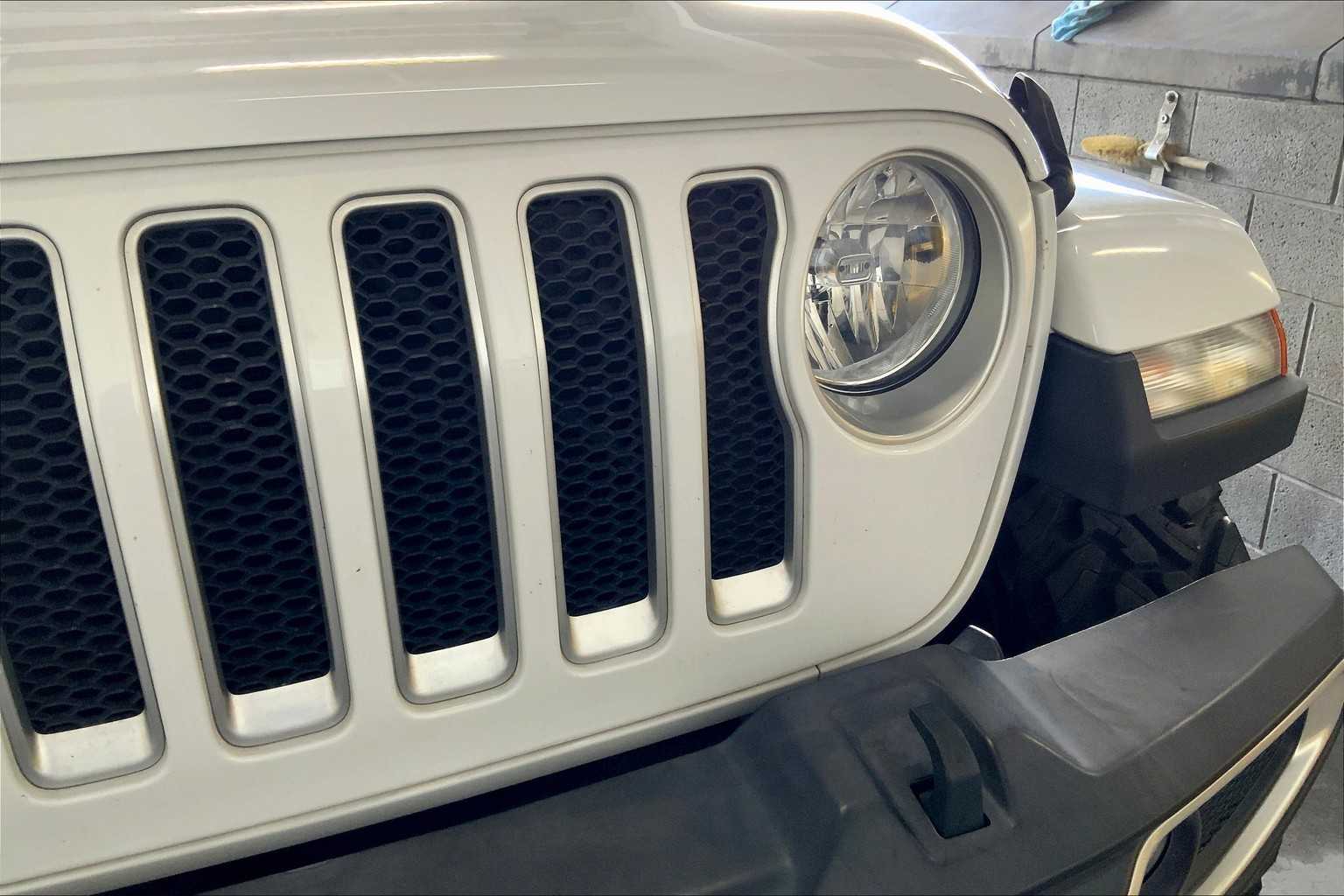 2021 Jeep Wrangler Unlimited Sahara photo 13
