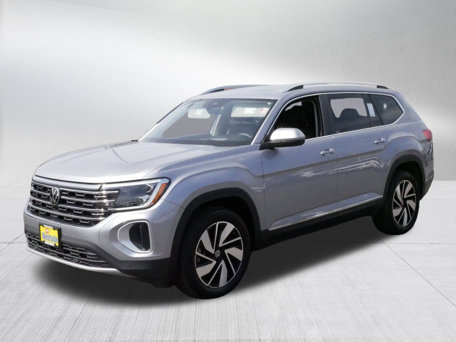 2024 Volkswagen Atlas SE photo 3