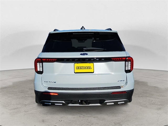 2025 Ford Explorer photo 4