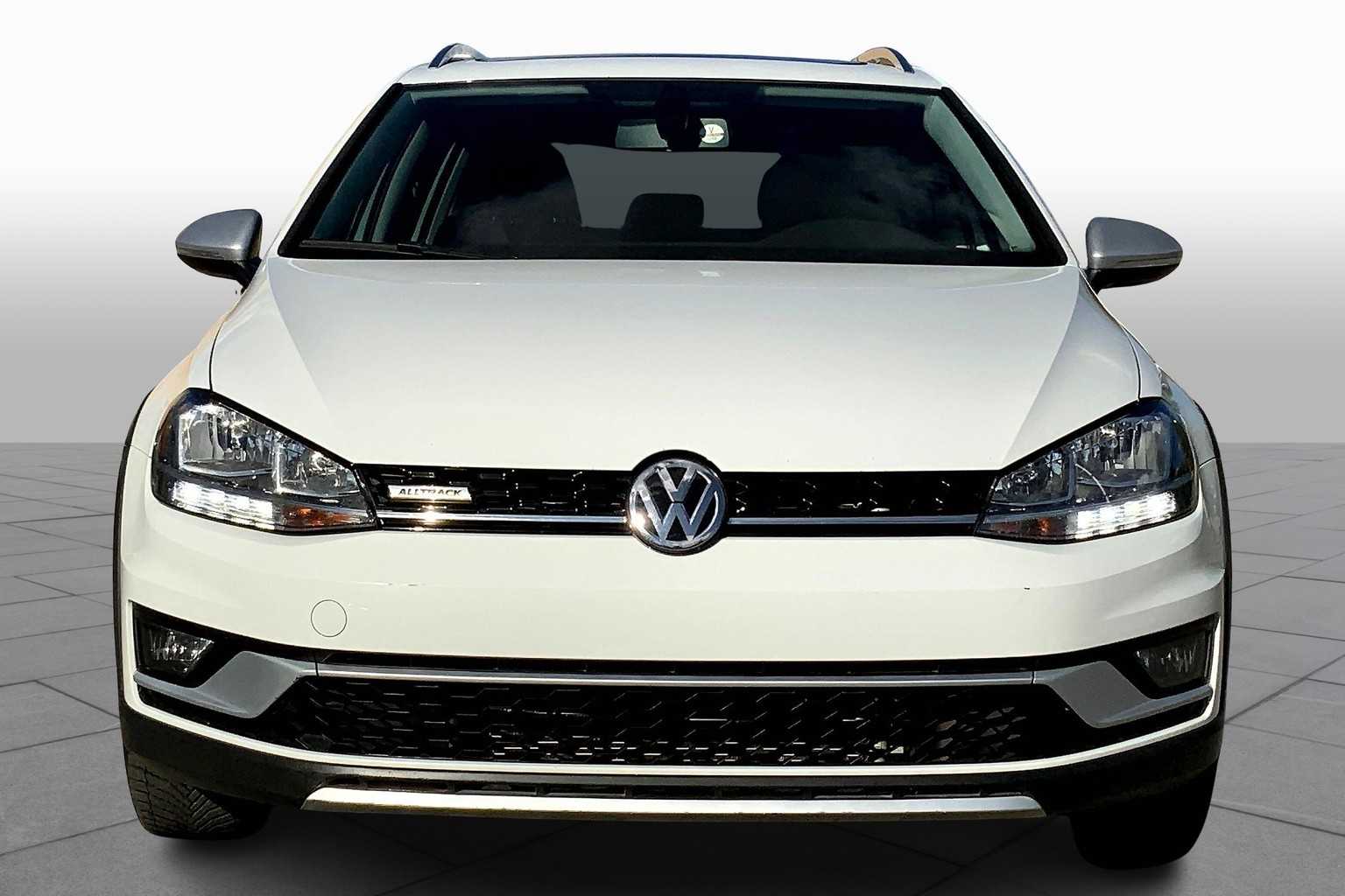 2018 Volkswagen Golf Alltrack SE photo 3