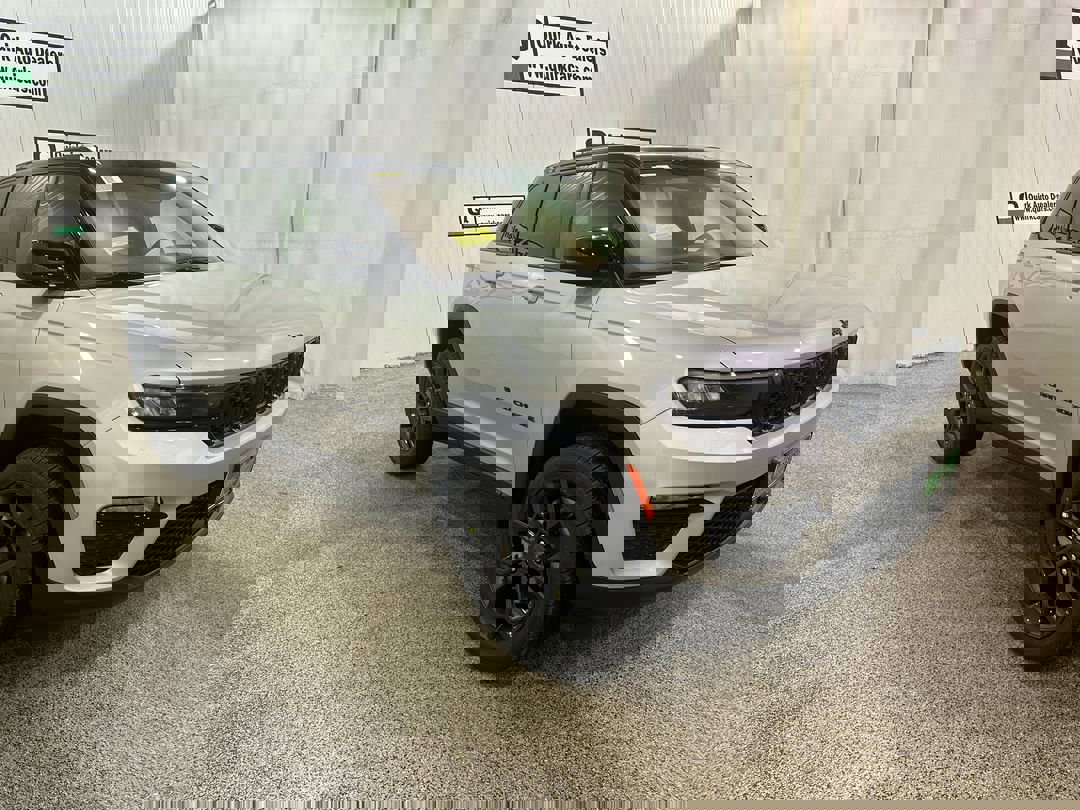 2025 Jeep Grand Cherokee Limited's photo