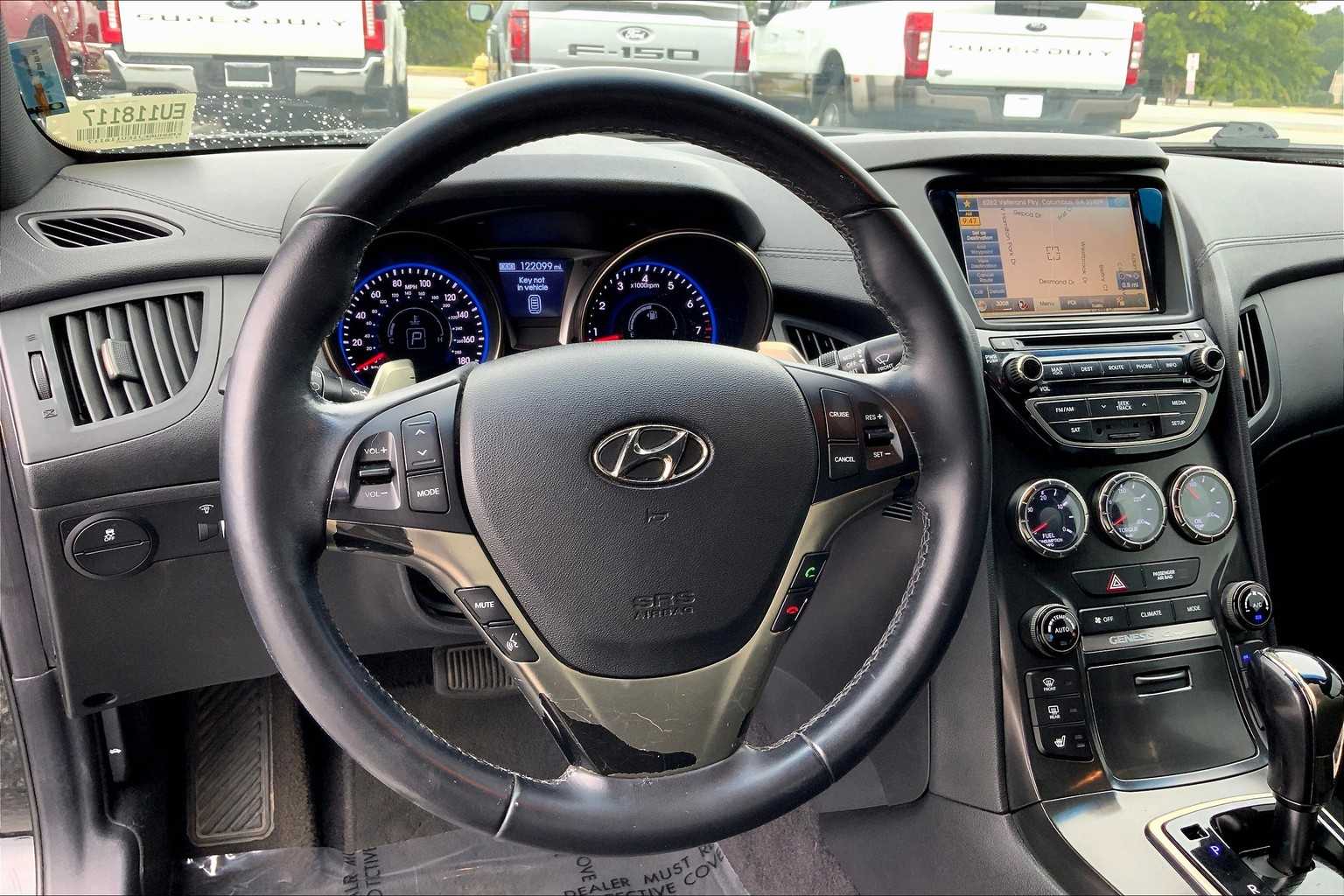 2014 Hyundai Genesis 3.8 photo 5