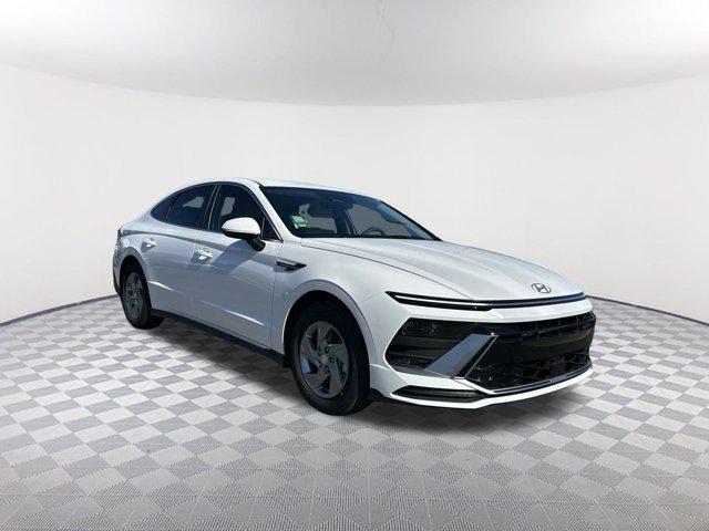 2025 Hyundai Sonata SE photo 3