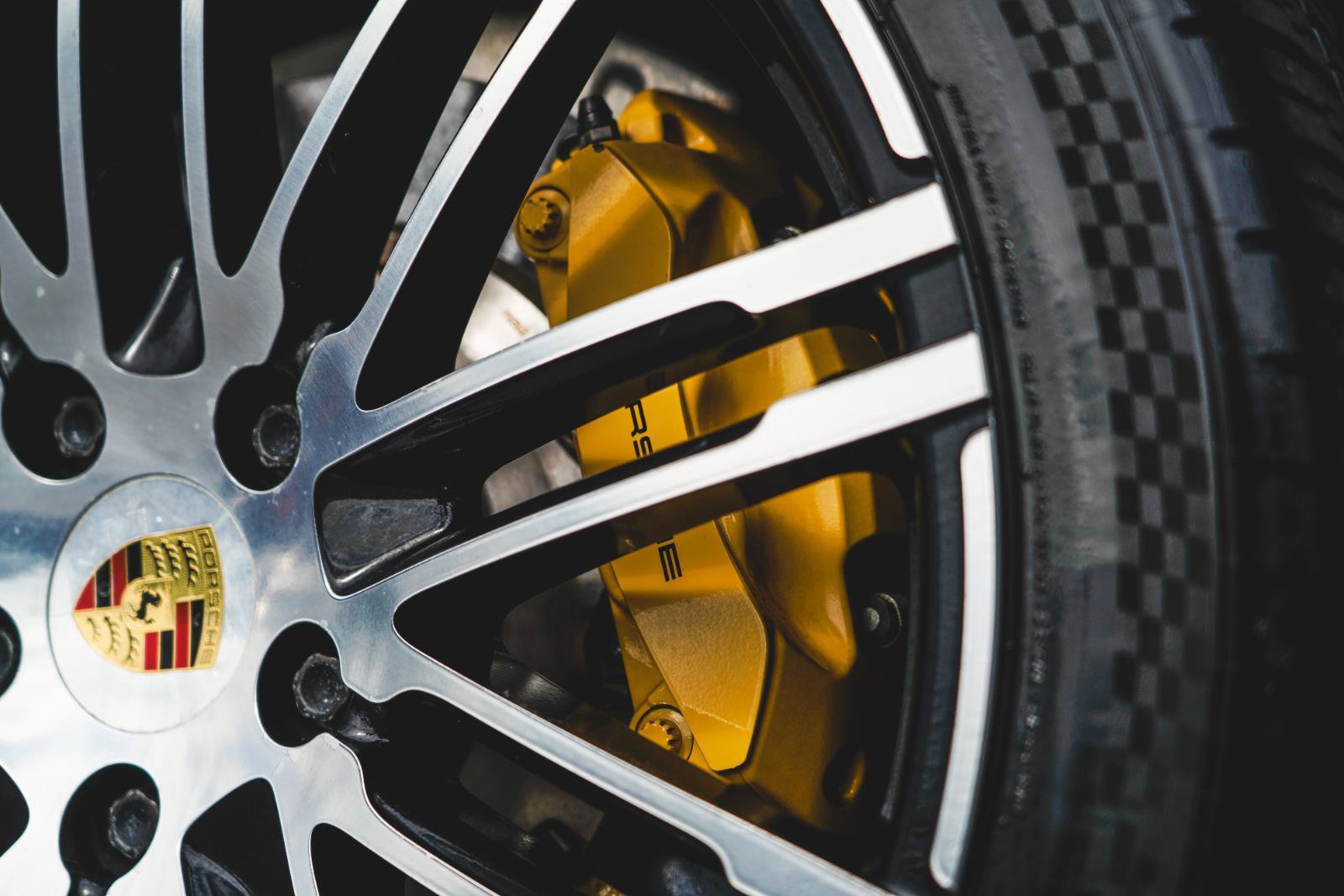 2016 Porsche Cayenne Turbo photo 8