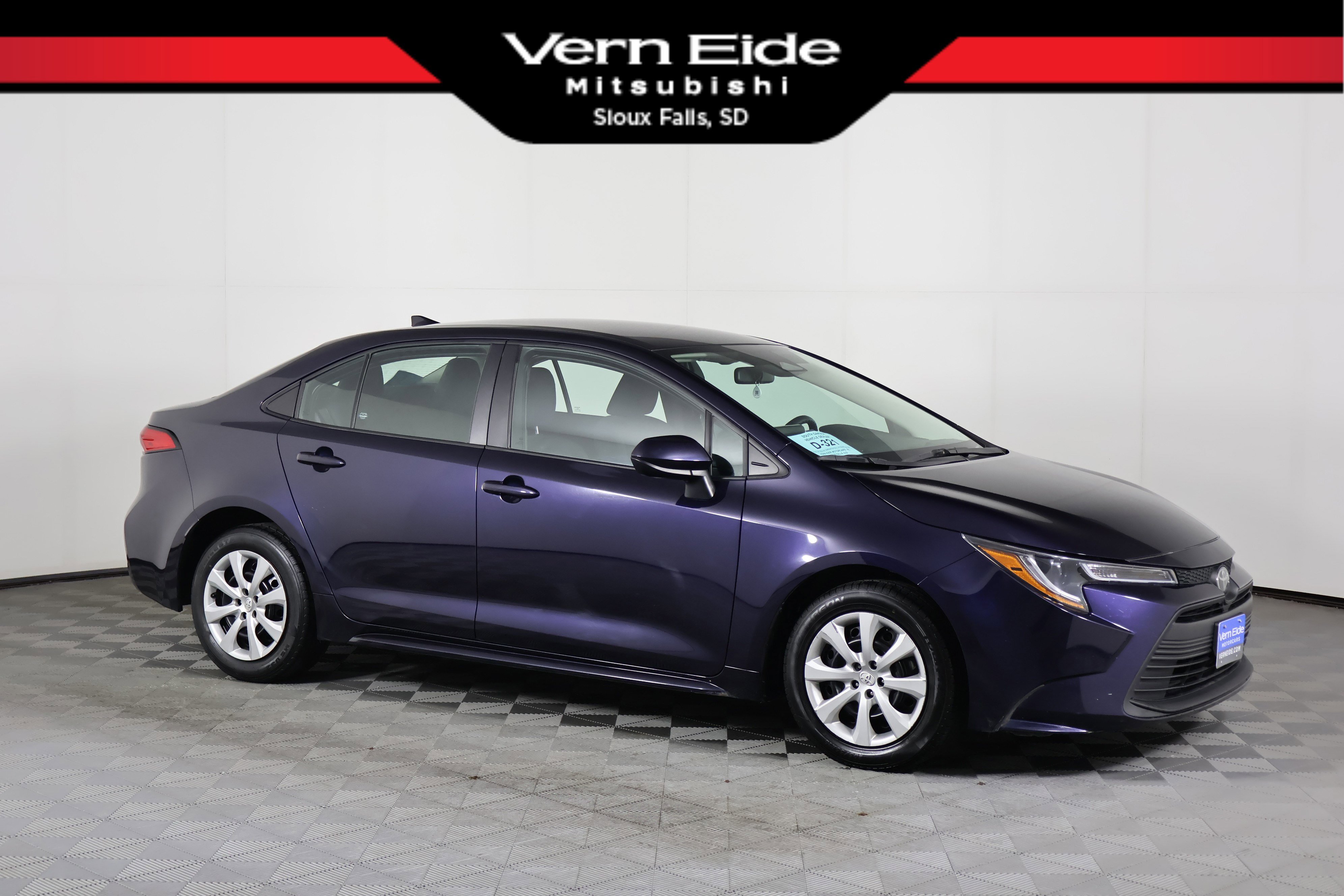 2024 Toyota Corolla LE's photo