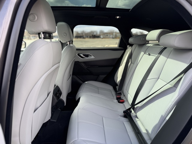 2026 Land Rover Range Rover Velar SE photo 11