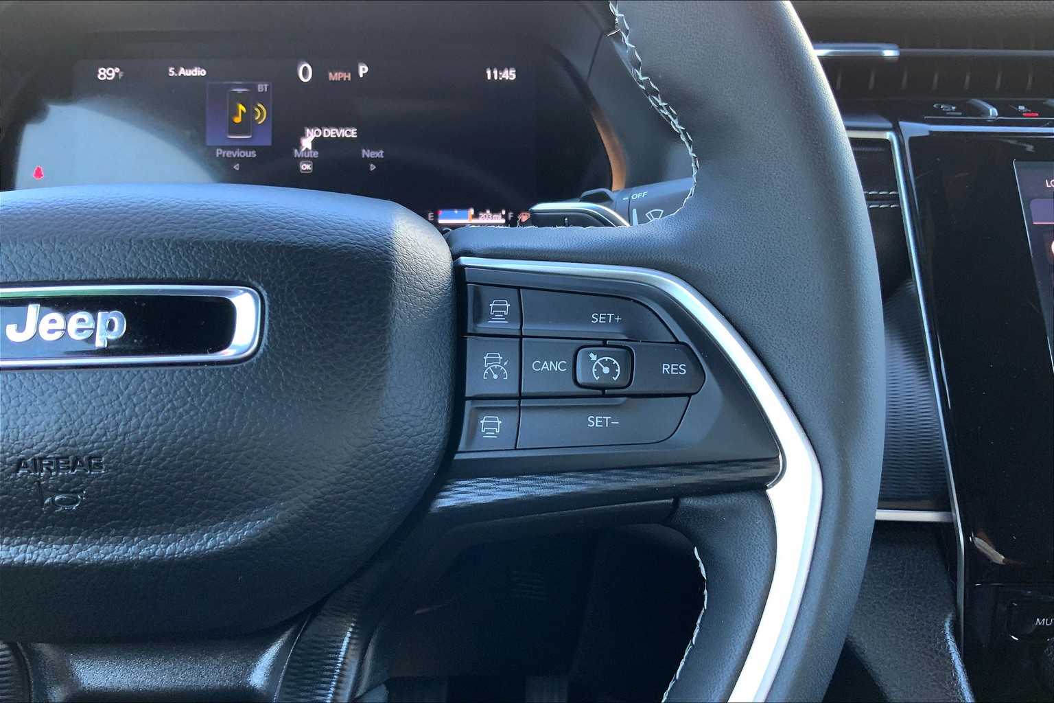 2025 Jeep Grand Cherokee Laredo X photo 23