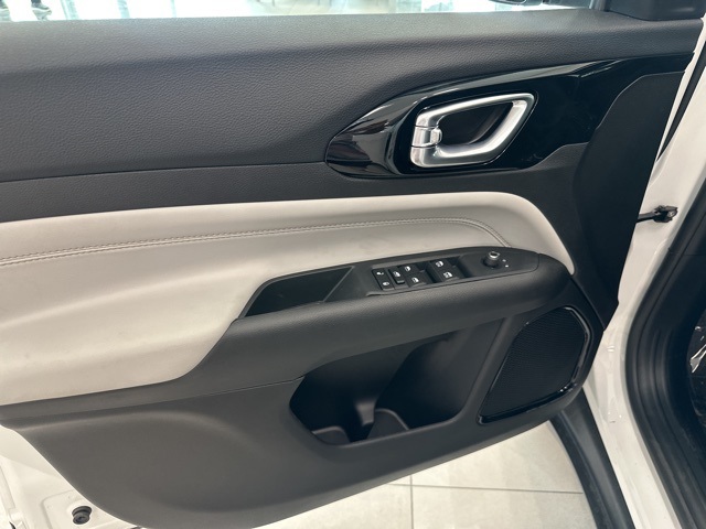 2025 Jeep Compass Limited photo 18