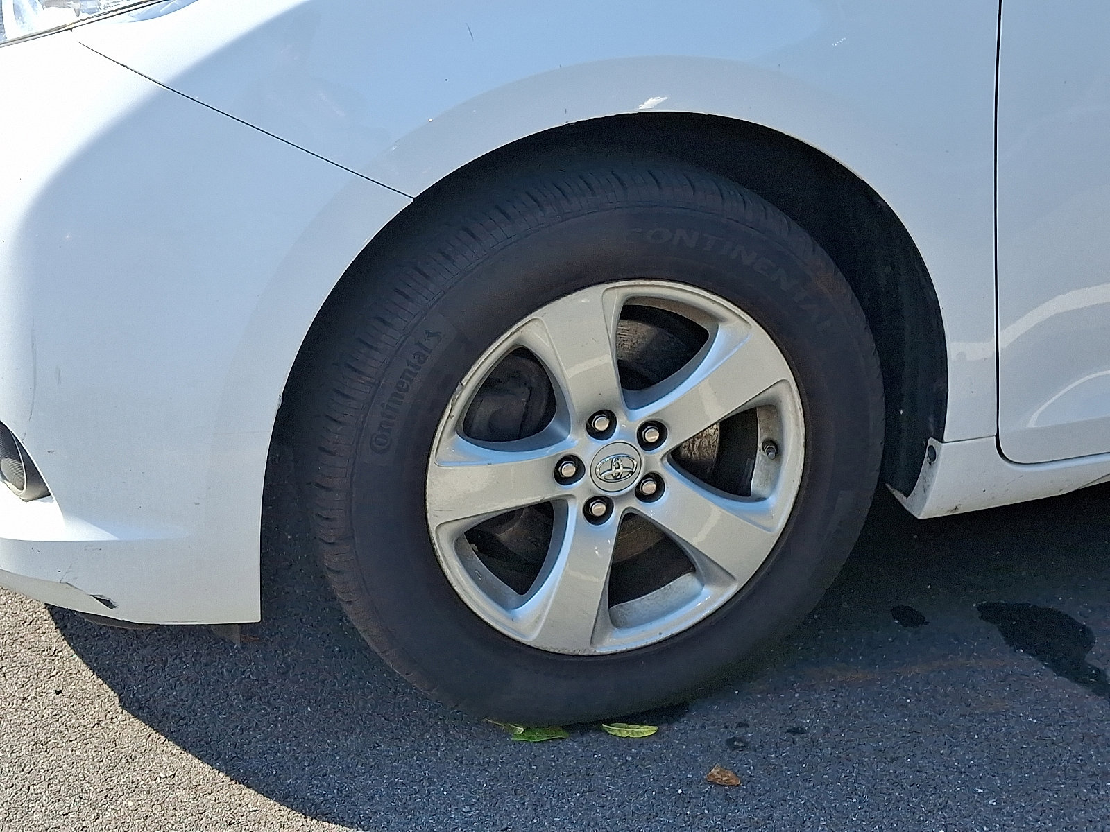2014 Toyota Sienna LE photo 4