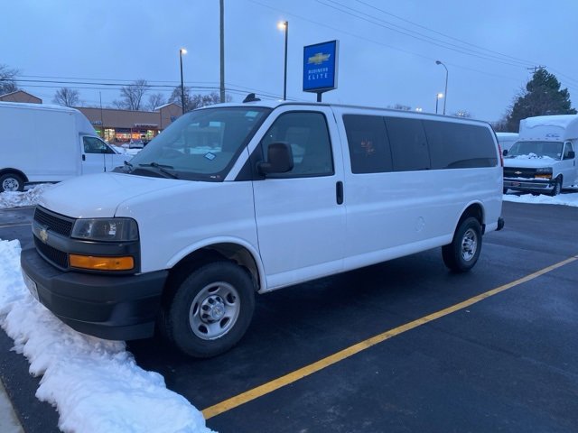 2023 Chevrolet Express Passenger LS's photo