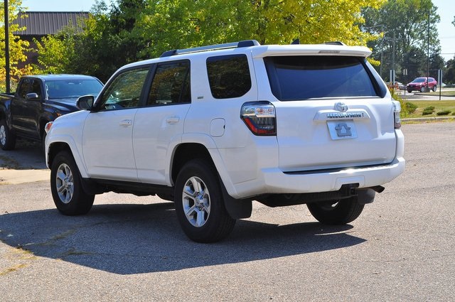 2024 Toyota 4Runner SR5 4WD photo 4