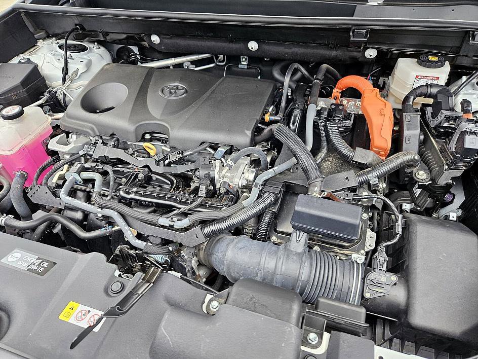 2022 Toyota RAV4 Hybrid XLE photo 14