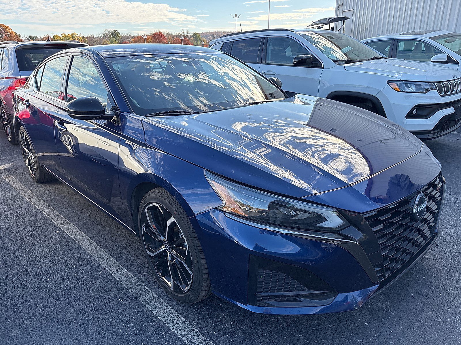 2023 Nissan Altima 2.5 SR photo 3