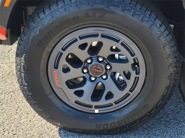 2025 Nissan Frontier PRO-4X photo 11