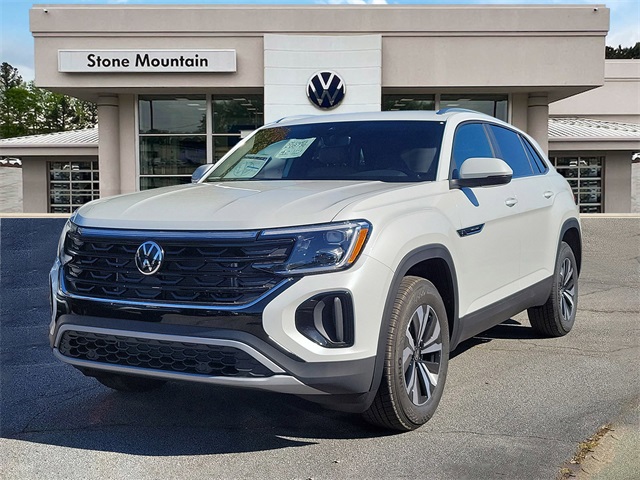 2026 Volkswagen Atlas Cross Sport SE's photo