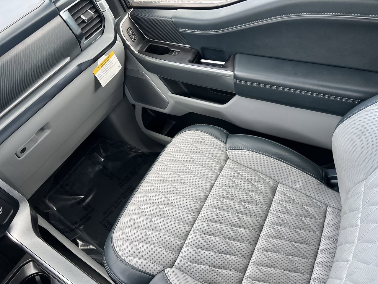 2022 Ford F-150 Limited photo 14