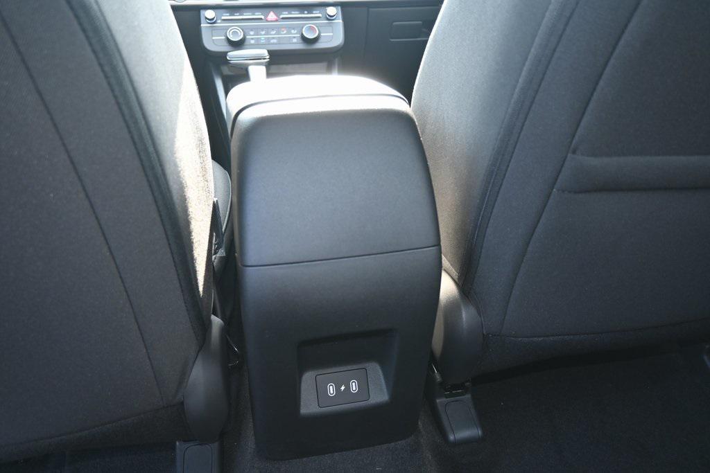 2025 Hyundai Tucson SE photo 10