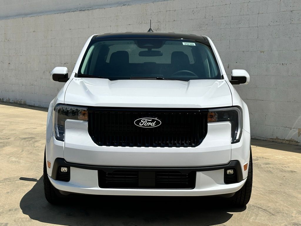 2025 Ford Maverick photo 3