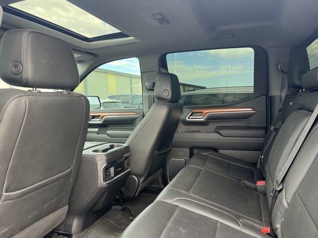 2019 Nissan Titan SV photo 6