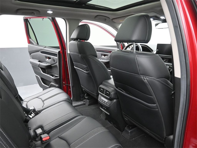 2025 Honda Pilot Touring photo 9