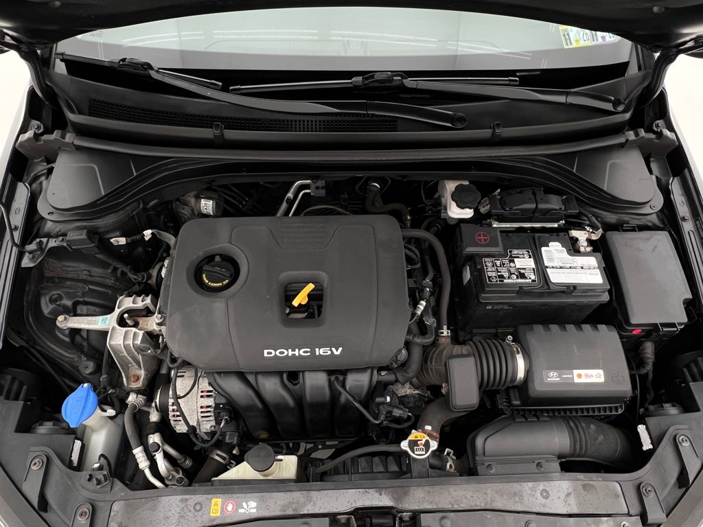 2018 Hyundai Elantra SEL photo 27