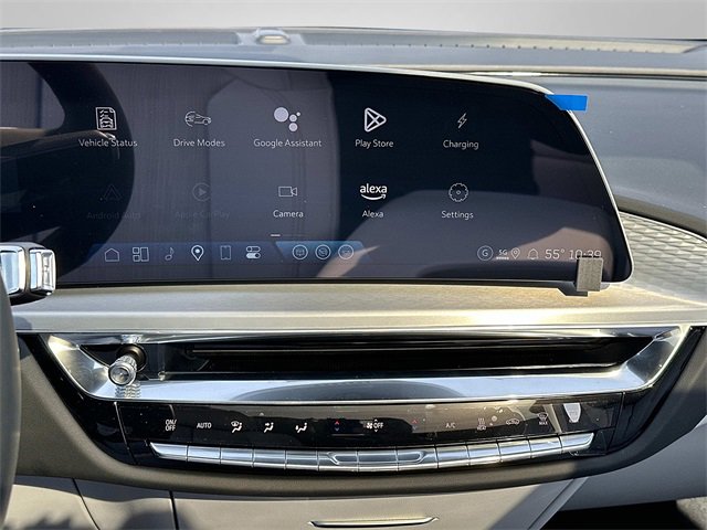 2025 Cadillac Lyriq Luxury photo 3