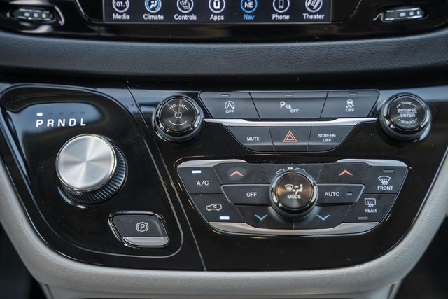 2018 Chrysler Pacifica Touring Plus photo 20