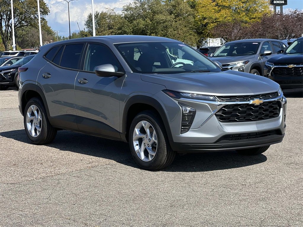 2026 Chevrolet Trax LS photo 7
