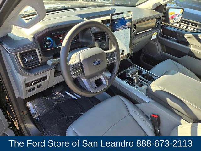 2025 Ford F-150 Lightning photo 3