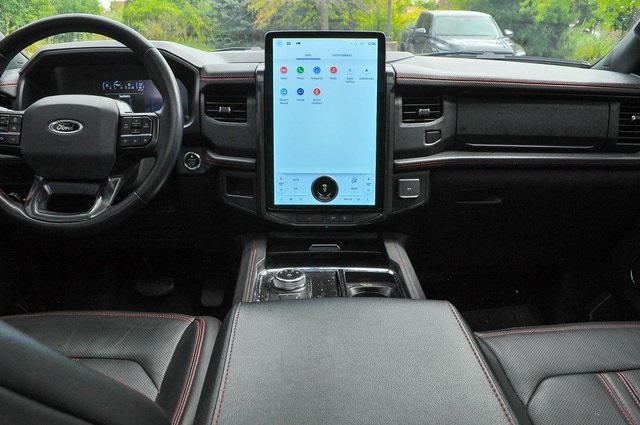 2022 Ford Expedition Limited photo 15
