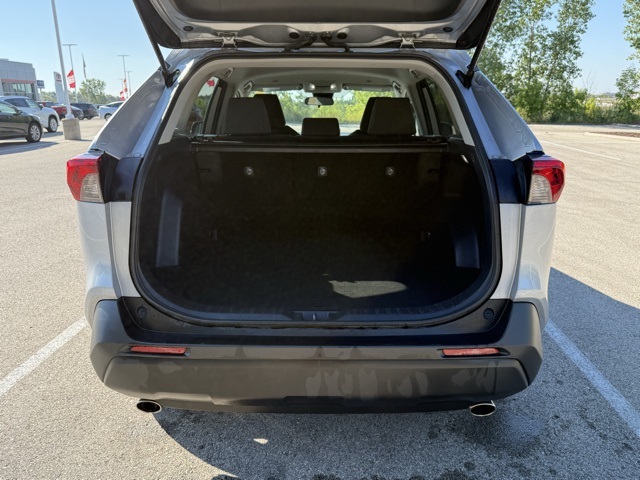 2024 Toyota RAV4 XLE photo 6