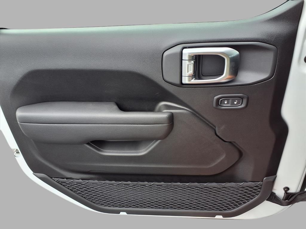 2025 Jeep Wrangler Sport photo 14