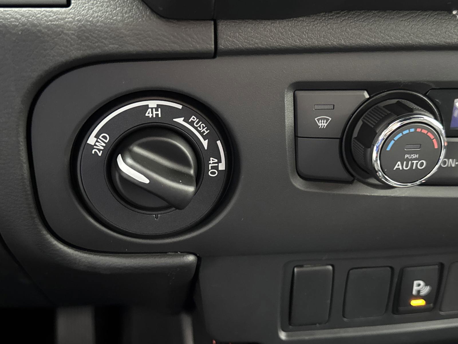 2025 Nissan Frontier PRO-4X photo 20