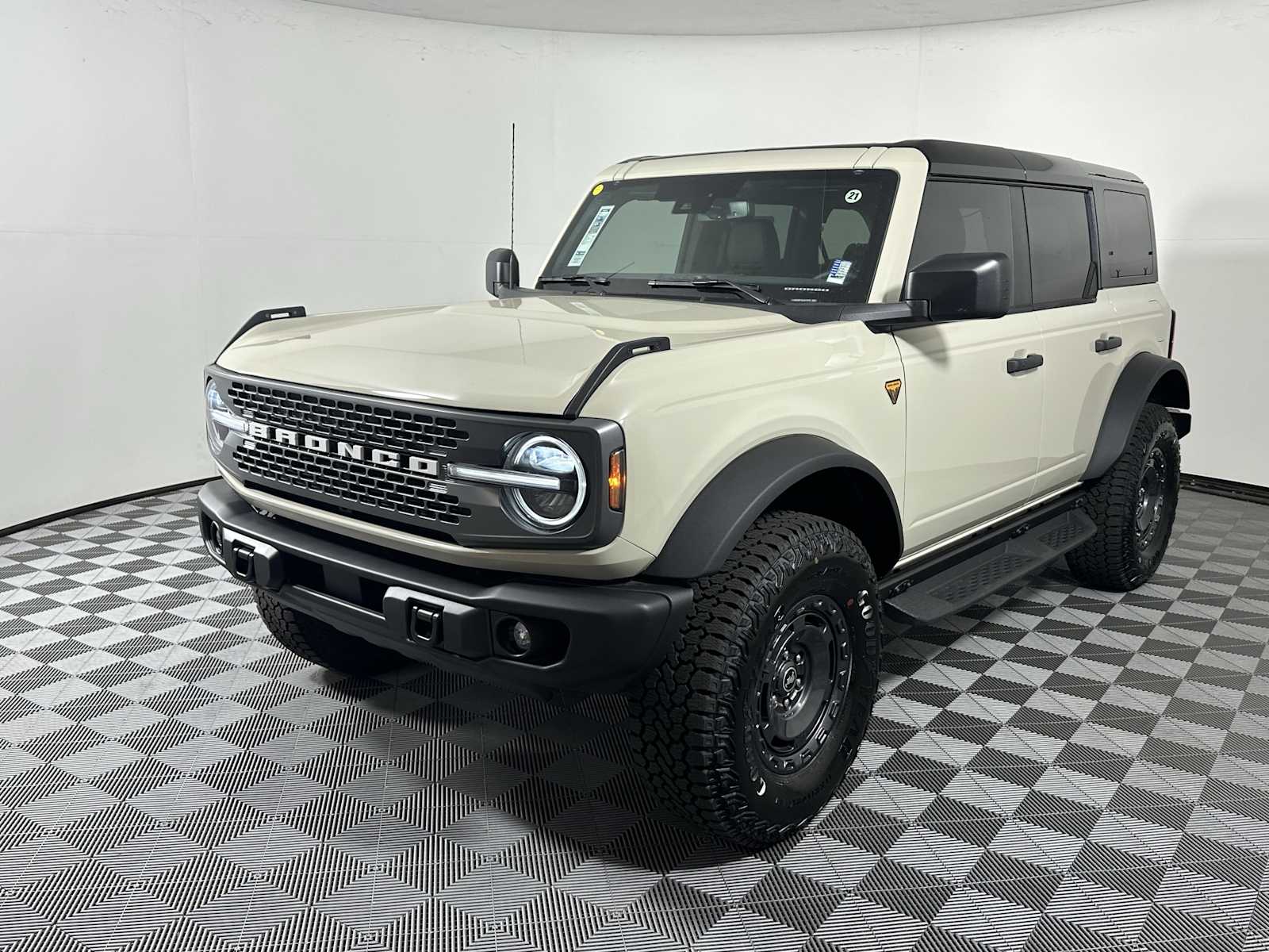 2025 Ford Bronco Badlands photo 3