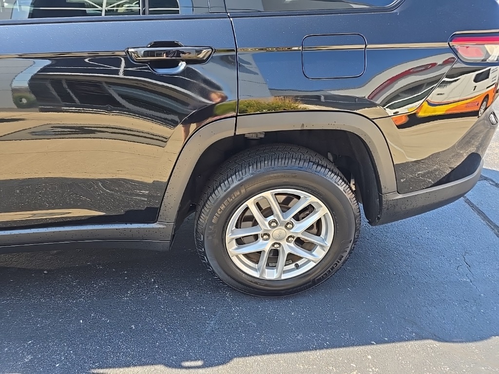 2021 Jeep Grand Cherokee Laredo photo 11