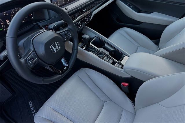 2025 Honda Accord Hybrid EX-L photo 5