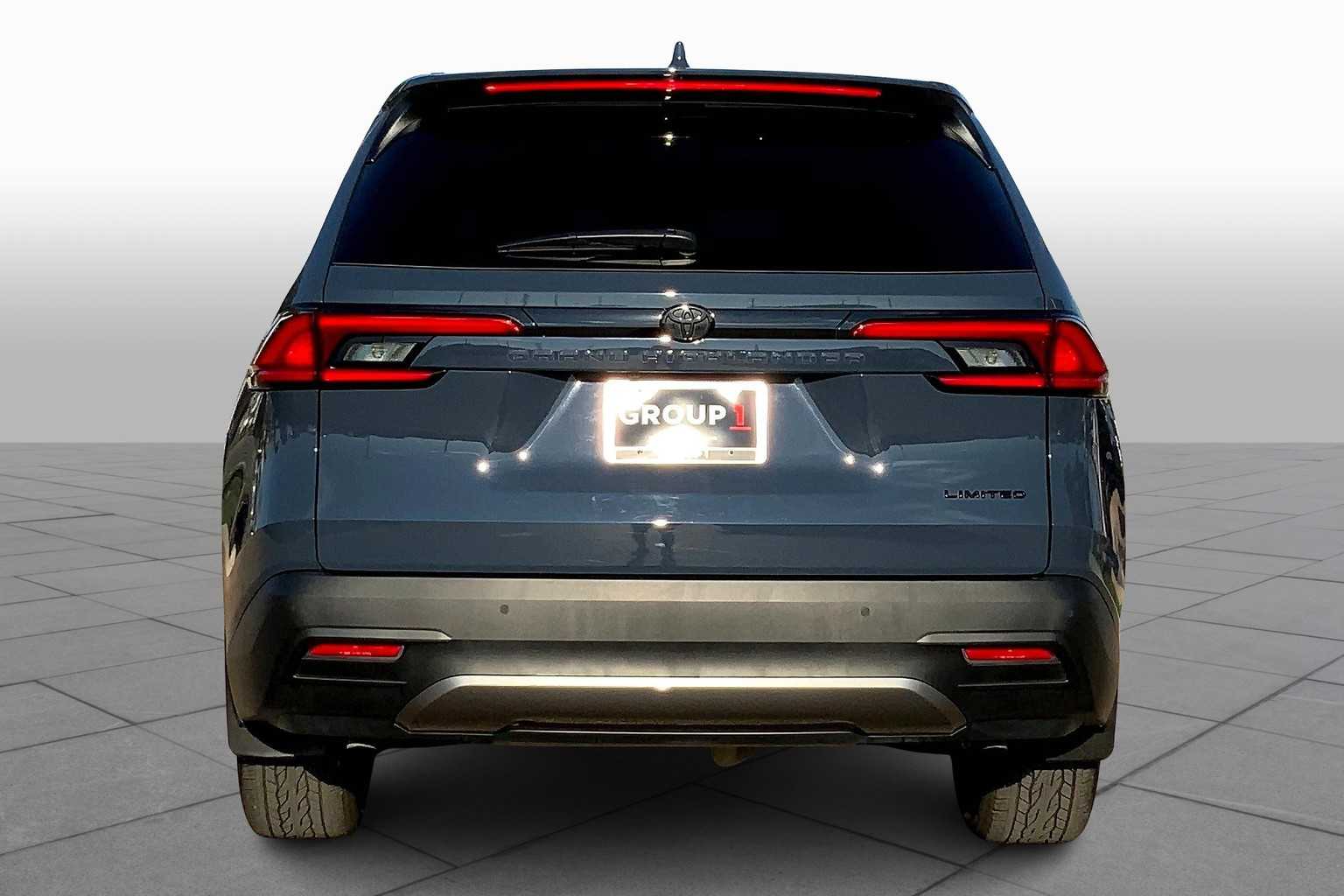 2024 Toyota Grand Highlander Limited photo 3
