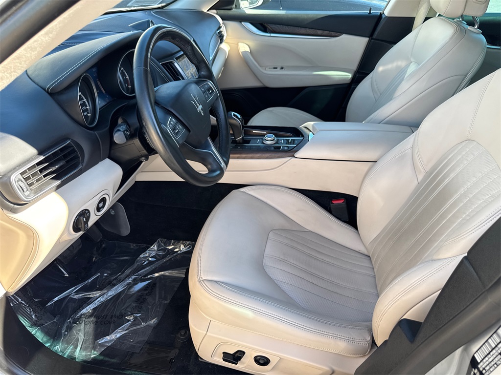 2018 Maserati Levante Base photo 24