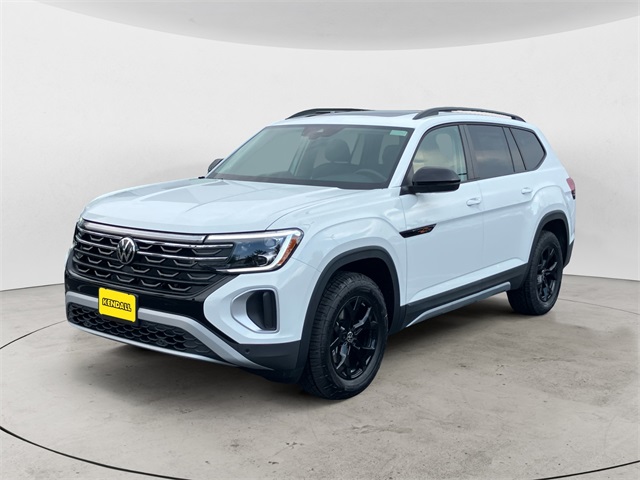 2025 Volkswagen Atlas SE Technology Peak Edition photo 2